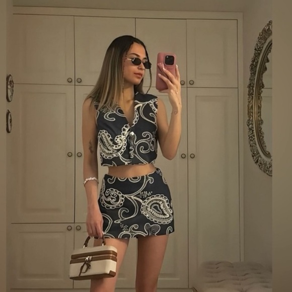 NWT ZARA 2025 collection blogger fav EMBROIDERED SKORT SIZE S & M
🚨FIRM PRICE - Picture 16 of 16